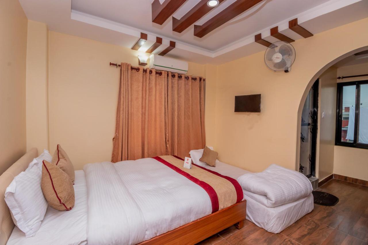 Oyo 253 Hotel Pinnacle Pokhara Bagian luar foto