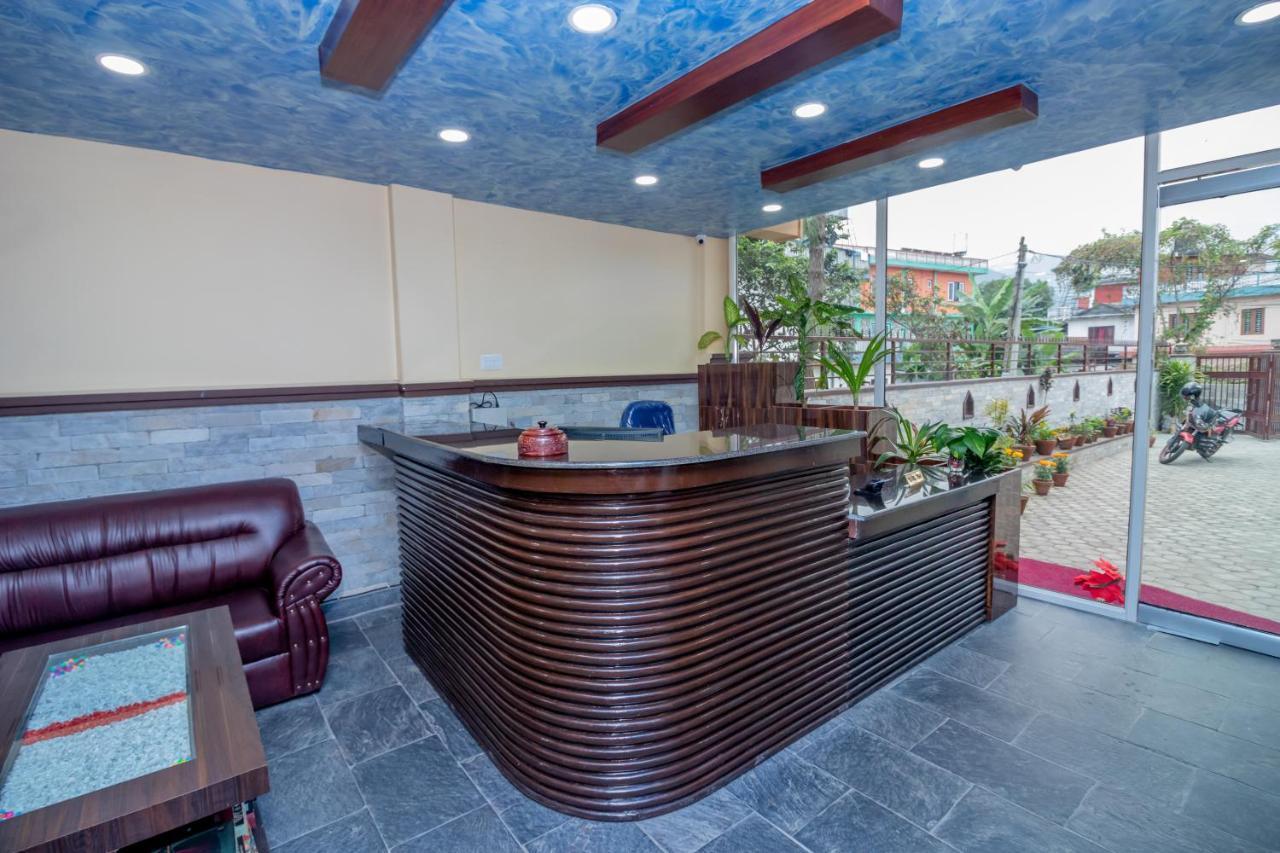 Oyo 253 Hotel Pinnacle Pokhara Bagian luar foto