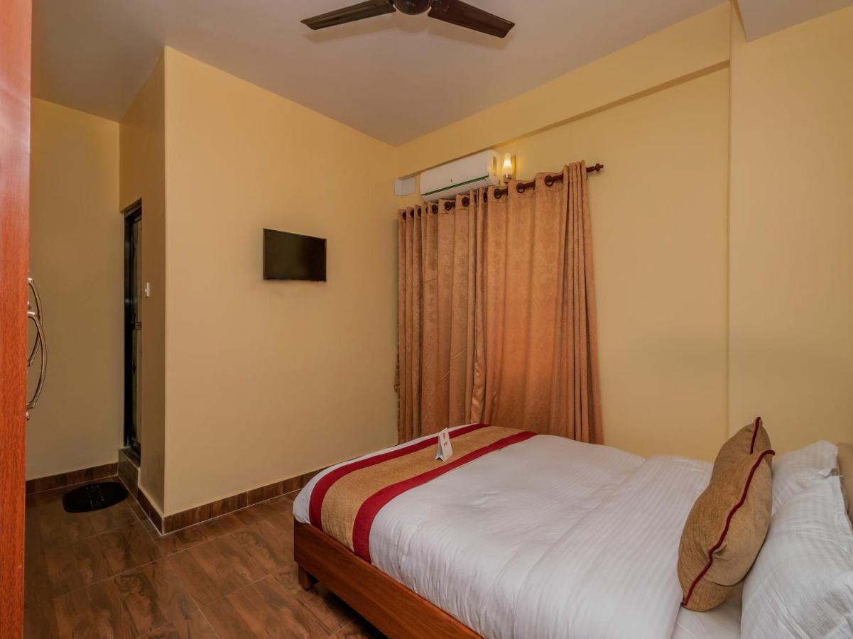 Oyo 253 Hotel Pinnacle Pokhara Bagian luar foto
